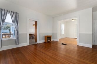 128 Woburn St in Reading, MA - Building Photo - Building Photo