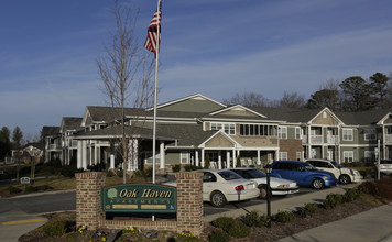 Oakhaven Apartments in Hendersonville, NC - Building Photo - Building Photo