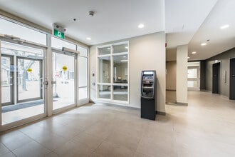 Regent Student Living in St Catharines, ON - Building Photo - Building Photo