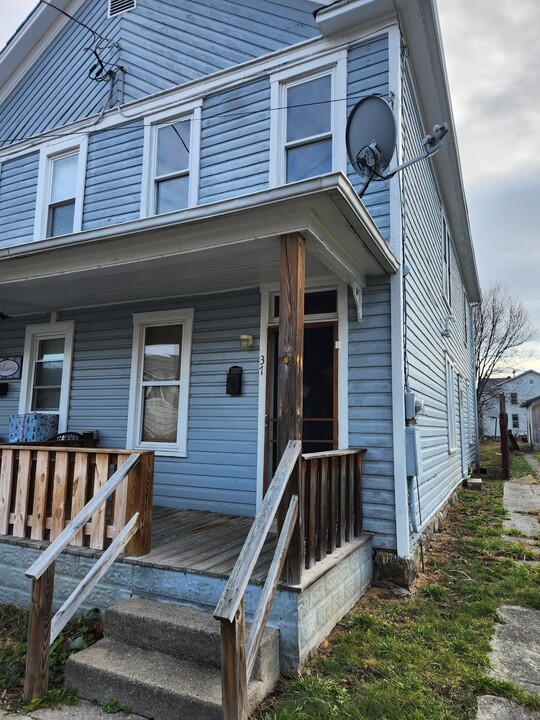 37 F St in Keyser, WV - Building Photo