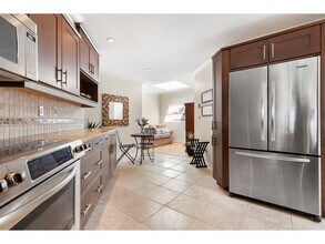 14965-14965 Marine Dr in White Rock, BC - Building Photo - Building Photo
