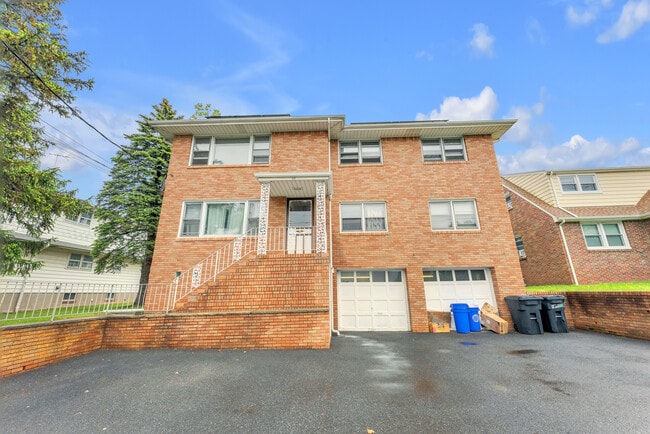 480 N Midland Ave in Saddle Brook, NJ - Building Photo - Building Photo