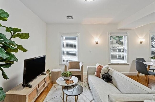 296 W 3rd St in Boston, MA - Building Photo - Building Photo