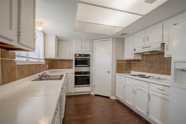 property at 10106 Lost Trail St