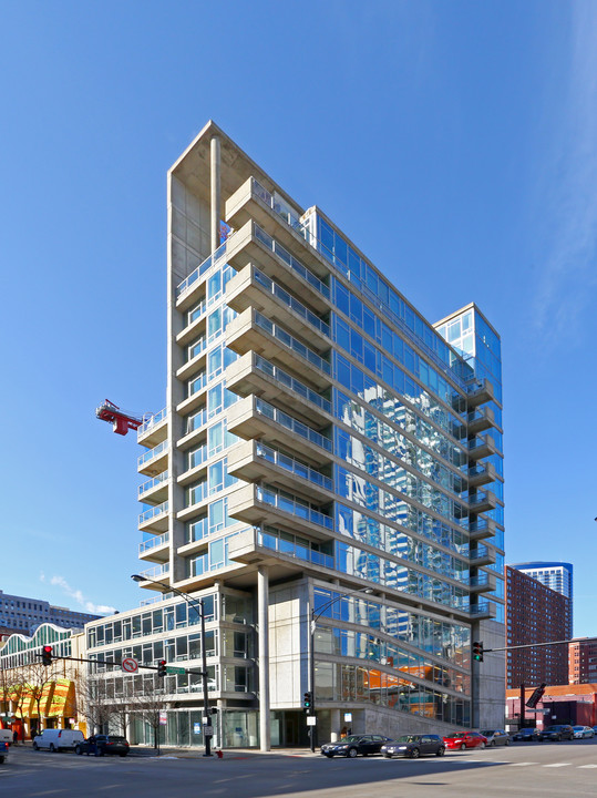 Contemporaine in Chicago, IL - Building Photo