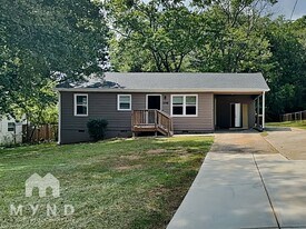 2298 Brackett Rd in Marietta, GA - Building Photo