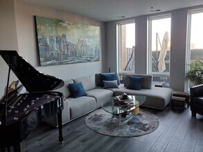 3450 S Halsted St, Unit 3450 S Halsted St Apt 206 in Chicago, IL - Building Photo - Building Photo