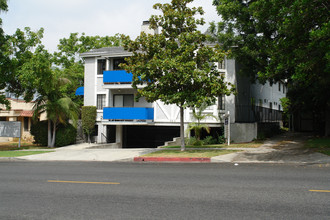 565 E Magnolia Blvd in Burbank, CA - Building Photo - Building Photo