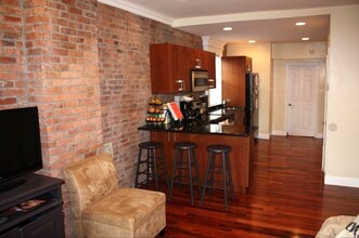 9 Warwick St, Unit 2 in Boston, MA - Building Photo - Building Photo