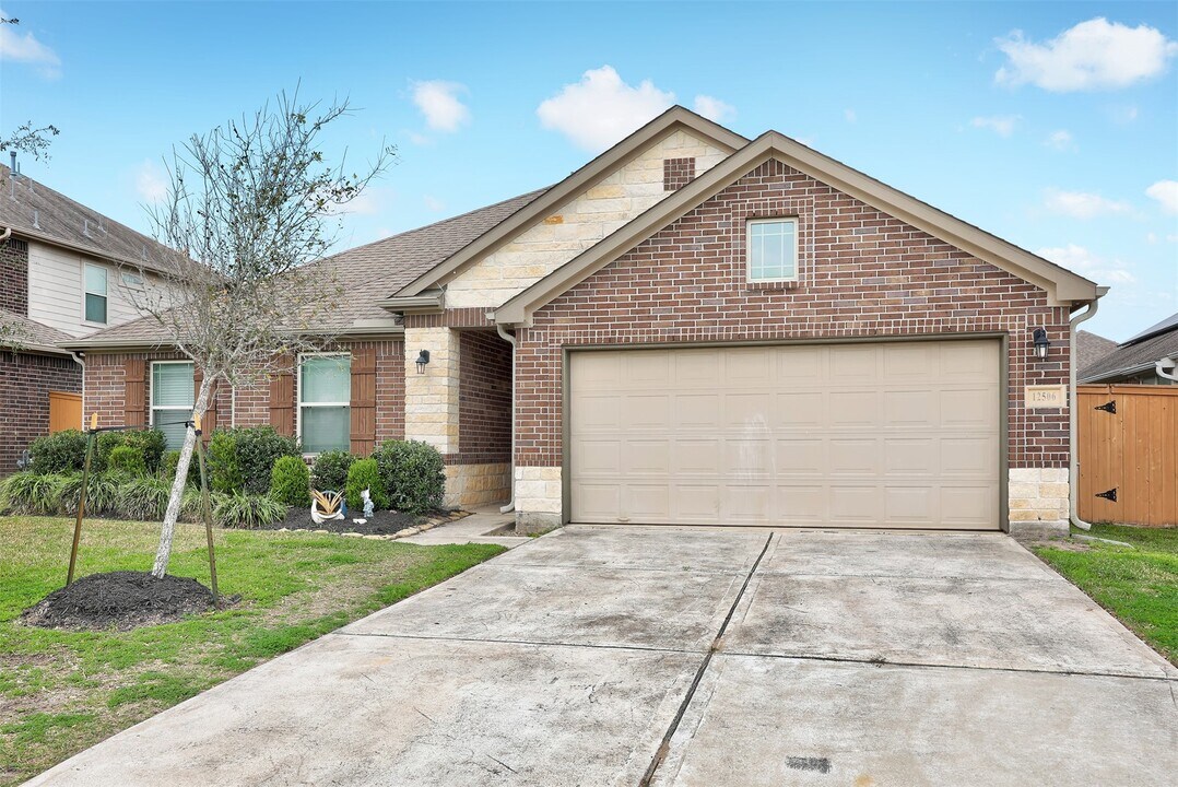 12506 Cumberland Dr in La Marque, TX - Building Photo