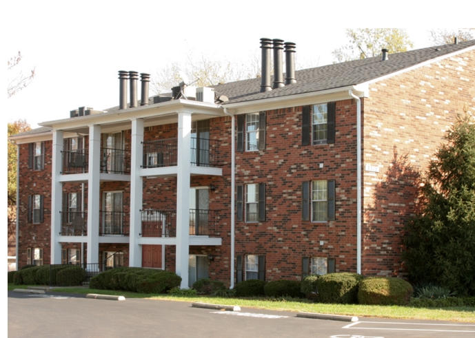 Colonial Hill Manor in Louisville, KY - Foto de edificio