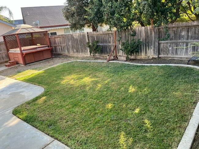 1169 Syracuse Ln in Manteca, CA - Building Photo - Building Photo
