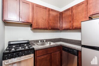 849 W Cornelia Ave, Unit 859-2w in Chicago, IL - Foto de edificio - Building Photo