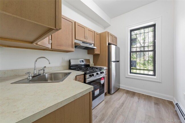 property at 1587 Lincoln Pl