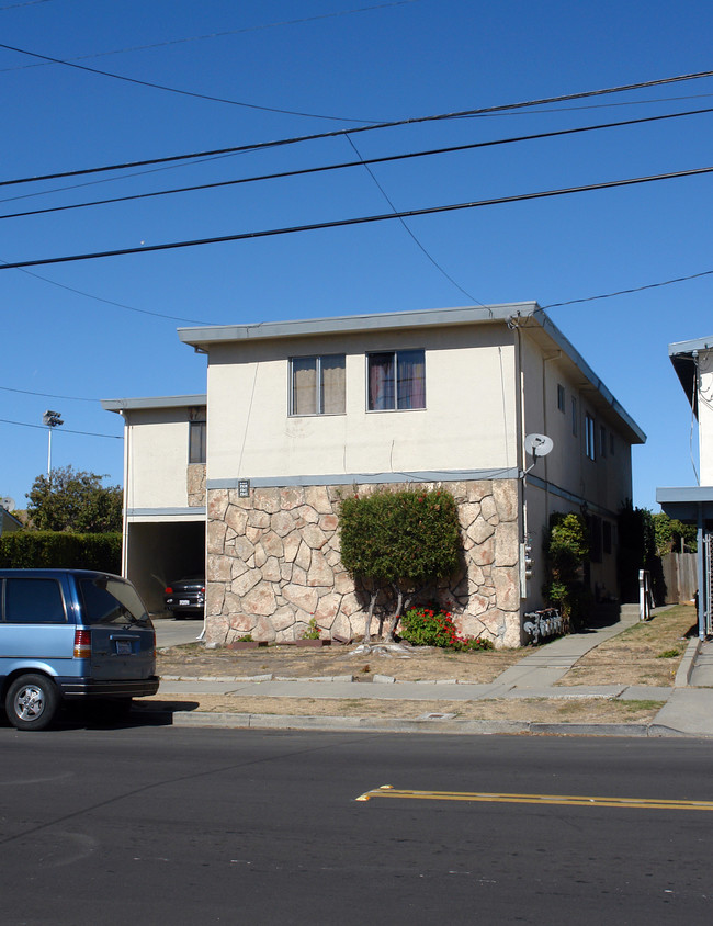 2537 Maricopa Ave in Richmond, CA - Foto de edificio - Building Photo