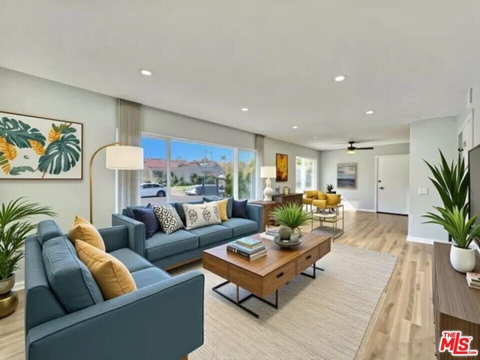 2012 S Bedford St in Los Angeles, CA - Building Photo