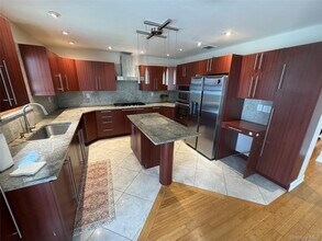 2641 Montauk Ave in Merrick, NY - Foto de edificio - Building Photo