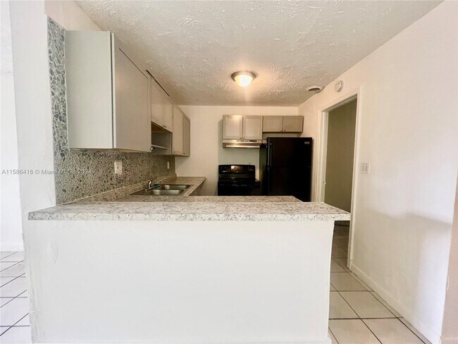 2621 Riverland Dr, Unit 2 in Fort Lauderdale, FL - Building Photo - Building Photo