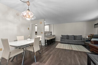 8 Rose Ln in Danbury, CT - Building Photo - Building Photo