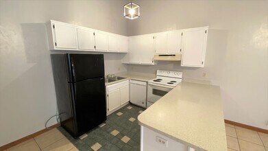 2081 Continental Ave in Tallahassee, FL - Building Photo - Building Photo