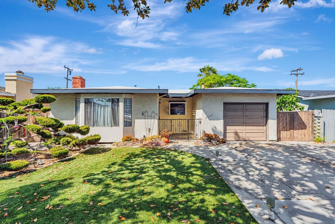 2547 Amethyst Dr in Santa Clara, CA - Building Photo