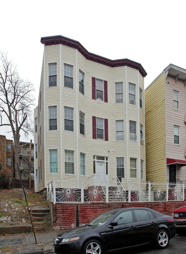 42 Groshon Ave in Yonkers, NY - Building Photo - Building Photo