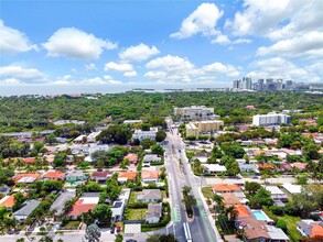 2195 SW 25th Ter in Miami, FL - Building Photo - Building Photo