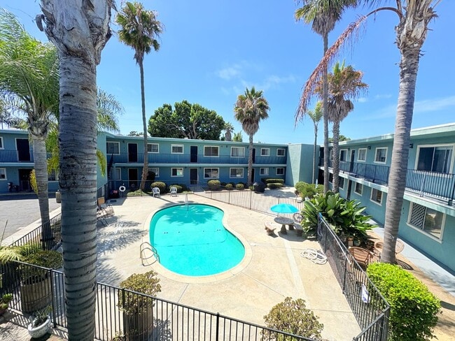 328 S Weitzel St in Oceanside, CA - Building Photo - Building Photo