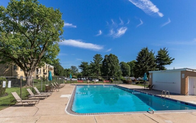 property at 1575 W Street Rd
