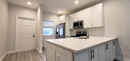 128 Lakeview Ave in Lantana, FL - Building Photo - Building Photo