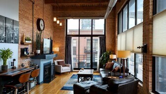 1918 S Michigan Ave in Chicago, IL - Building Photo