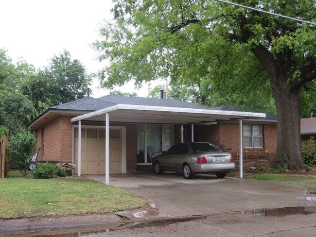 property at 2112 N Tulsa Ave