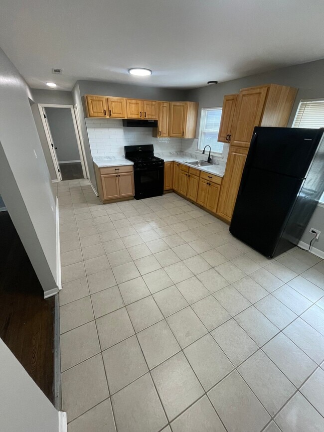 7661 S Coles Ave, Unit 2B