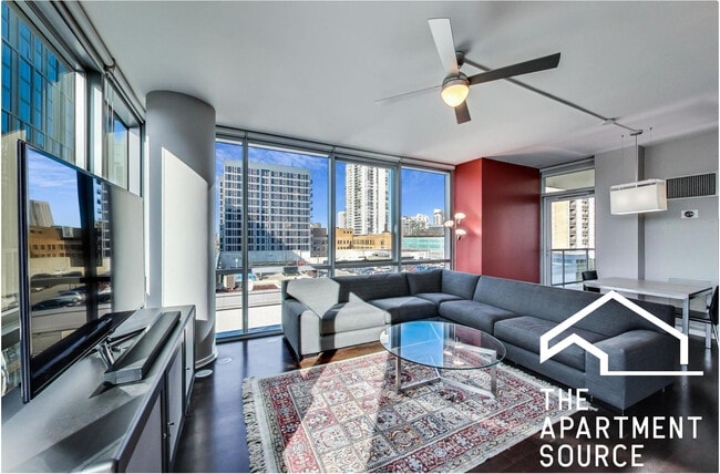 123 S Green St in Chicago, IL - Building Photo - Building Photo