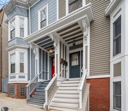 62 Gates St, Unit 1 in Boston, MA - Building Photo - Building Photo