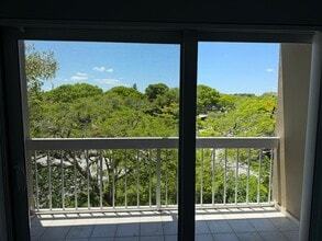 7850 Camino Real, Unit O420 in Miami, FL - Building Photo - Building Photo