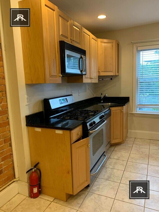 25 Aspinwall Ave in Brookline, MA - Building Photo