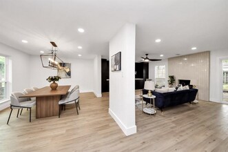 5614 Oakhaven Ln in Houston, TX - Building Photo - Building Photo