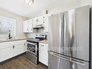 721 N Rogers St in Independence, MO - Building Photo - Building Photo