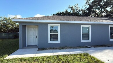 194 Julie Ln in Auburndale, FL - Building Photo - Building Photo