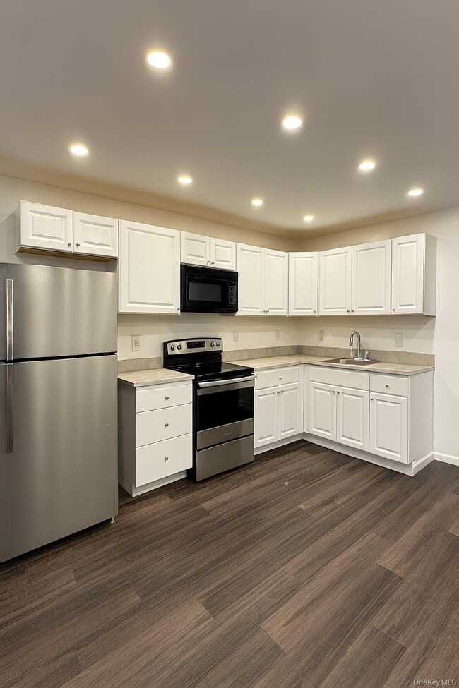 420 Broadway in Monticello, NY - Building Photo - Building Photo