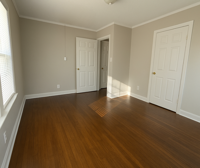1064 Brower St in Memphis, TN - Foto de edificio - Building Photo