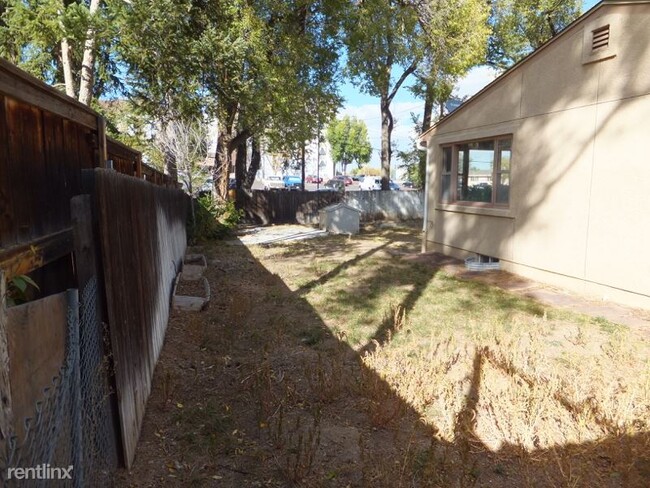 837 Oxford Ln in Colorado Springs, CO - Foto de edificio - Building Photo