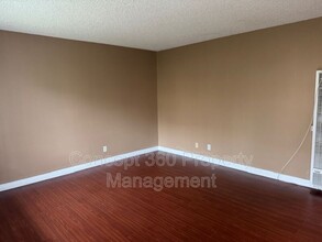 1120 Olive Ave in Long Beach, CA - Building Photo - Building Photo