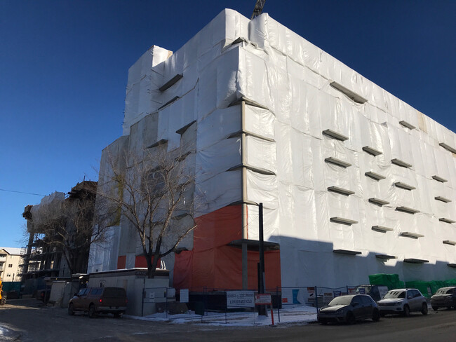 121 West in Edmonton, AB - Building Photo - Other