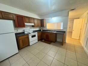 10821 Roger Dr, Unit A in New Orleans, LA - Building Photo - Building Photo