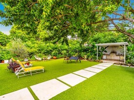 1617 NE 157th Ter in North Miami Beach, FL - Building Photo