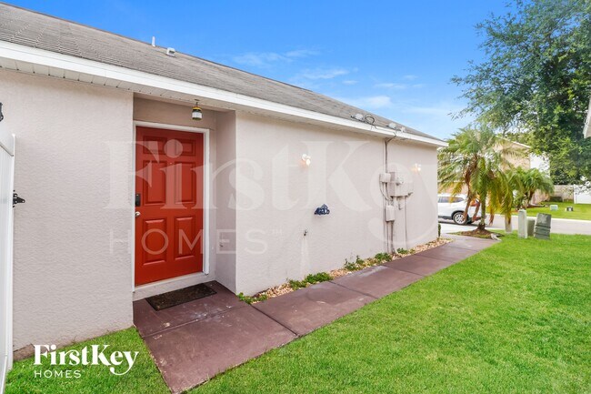 3134 Whispering Trails St in Winter Haven, FL - Foto de edificio - Building Photo