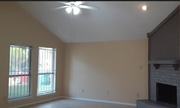 8223 Furlong Ln in Houston, TX - Building Photo - Building Photo