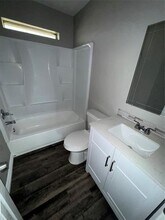 410 S College Dr in Keene, TX - Building Photo - Building Photo